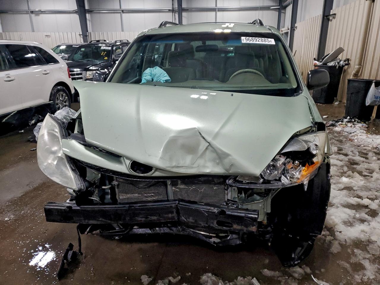 2007 TOYOTA SIENNA CE photo 9