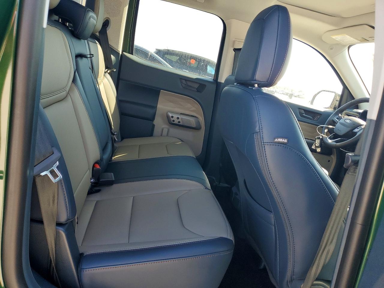 2025 FORD MAVERICK LARIAT photo 28