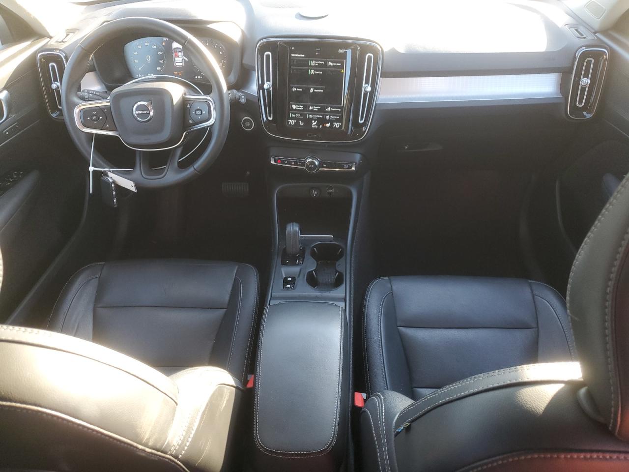 2021 VOLVO XC40 T5 MOMENTUM photo 22