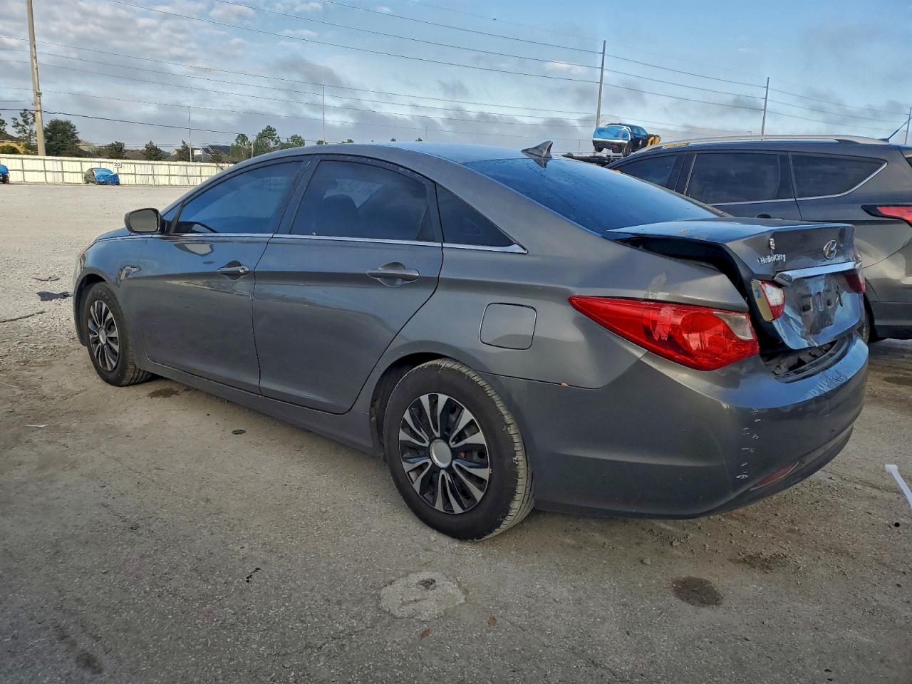 2011 HYUNDAI SONATA GLS photo 2
