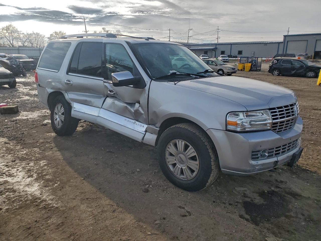 2013 LINCOLN NAVIGATOR photo 7