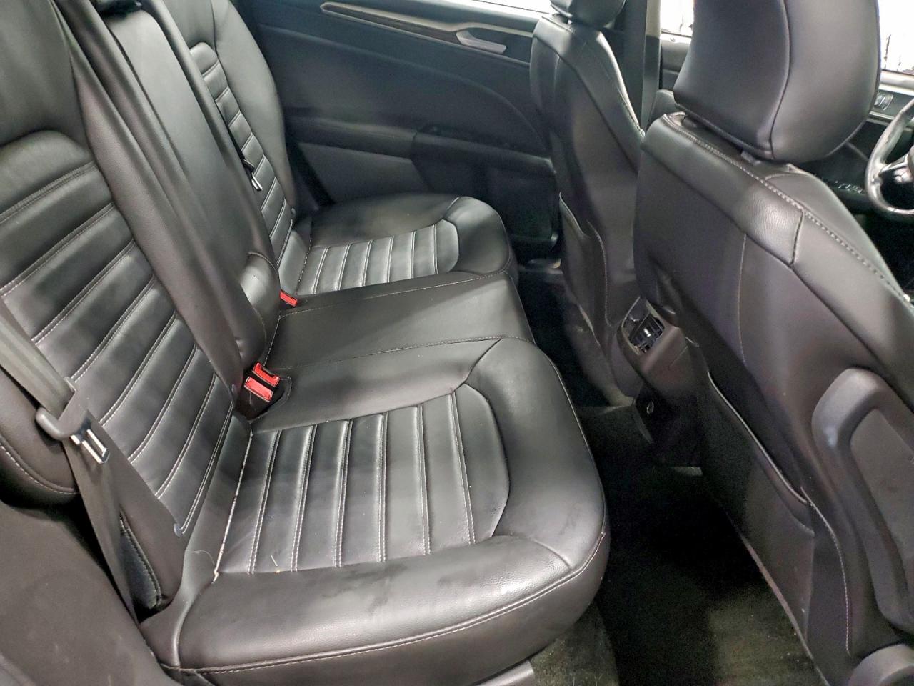 2016 FORD FUSION SE photo 10