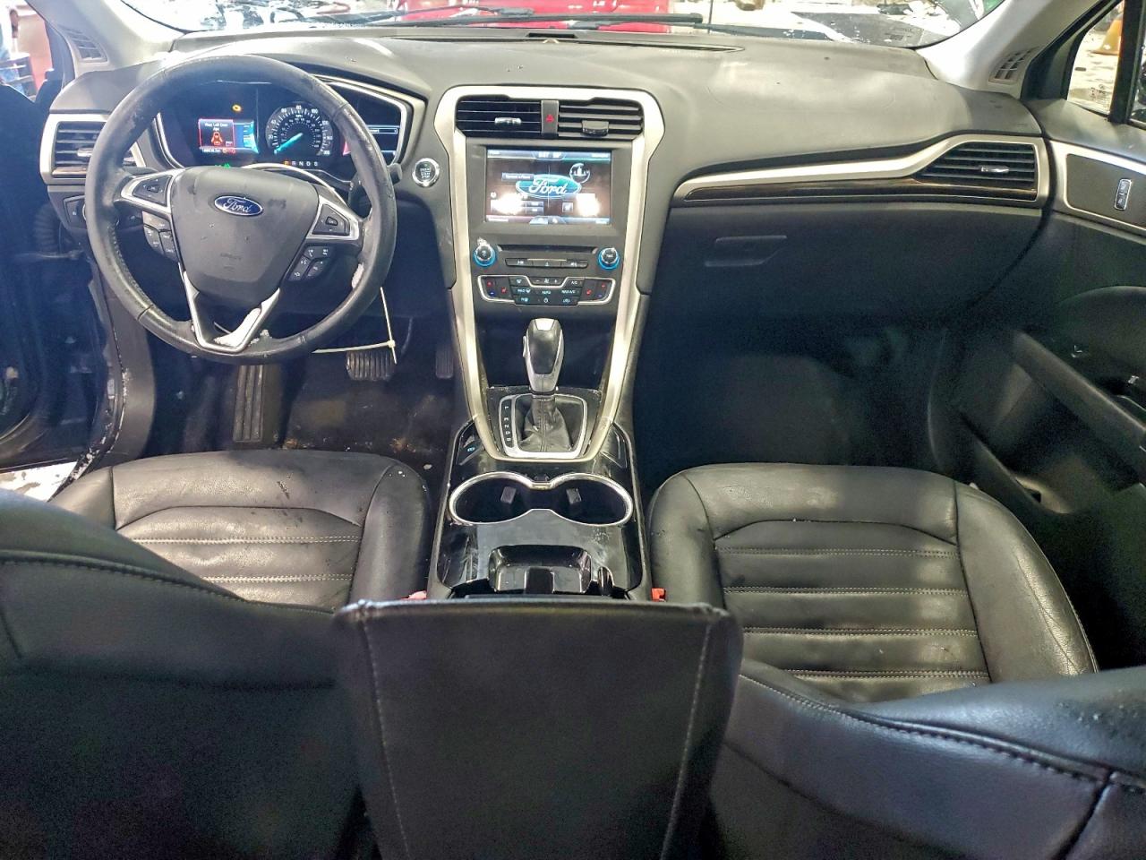 2016 FORD FUSION SE photo 8