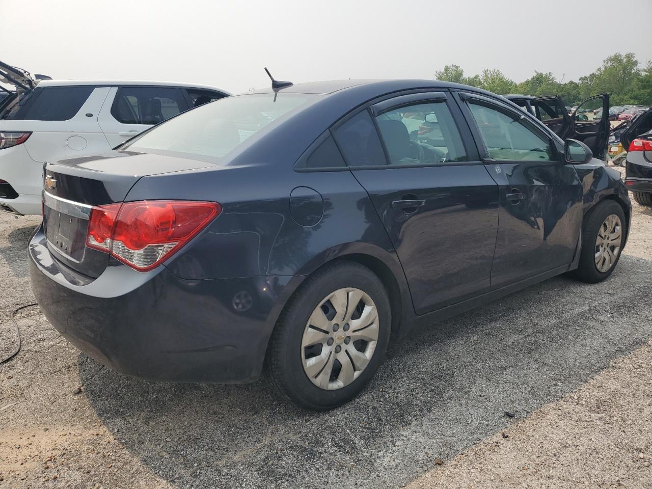 2014 CHEVROLET CRUZE LS photo 3