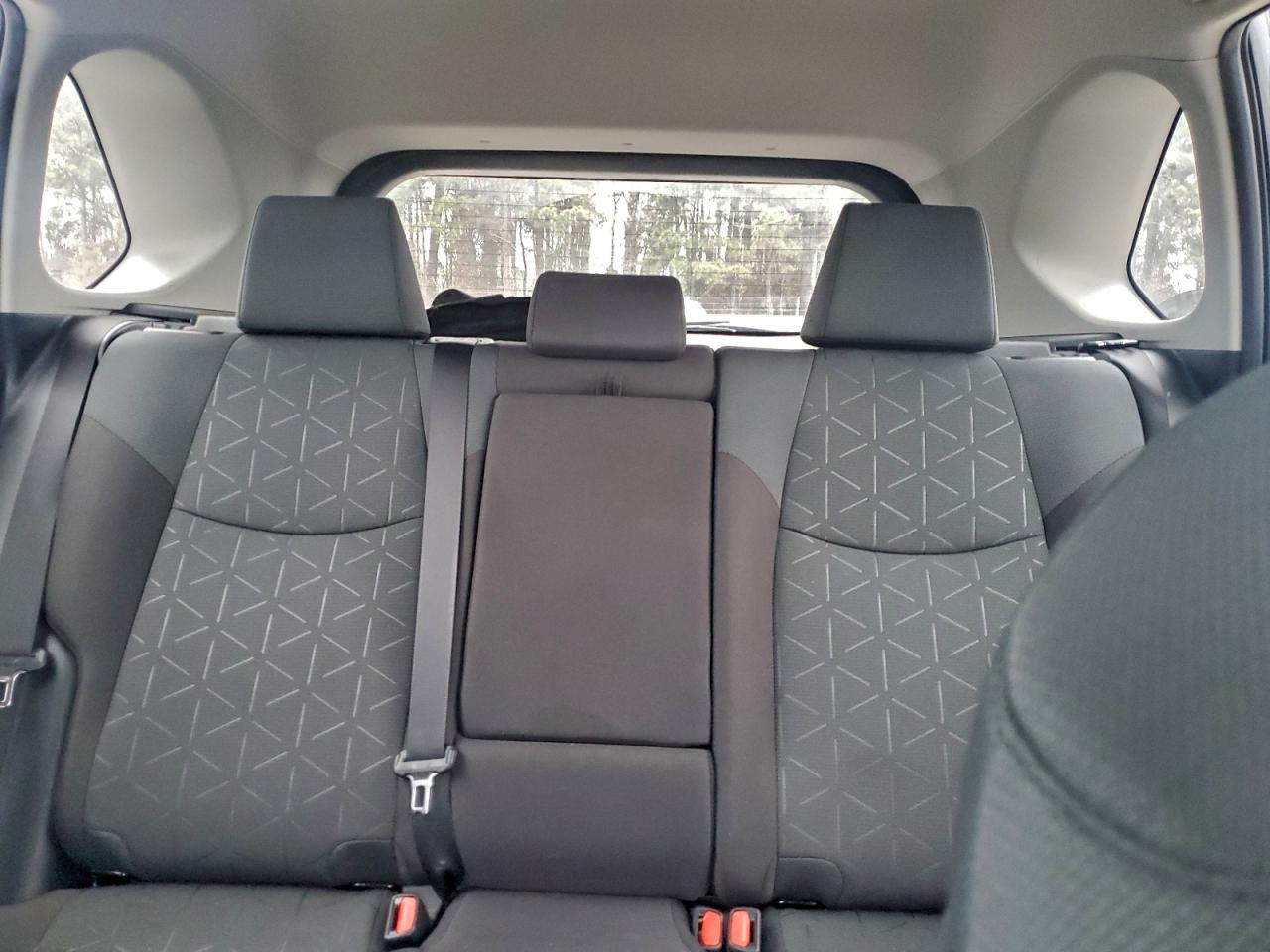 2024 TOYOTA RAV4 XLE photo 19