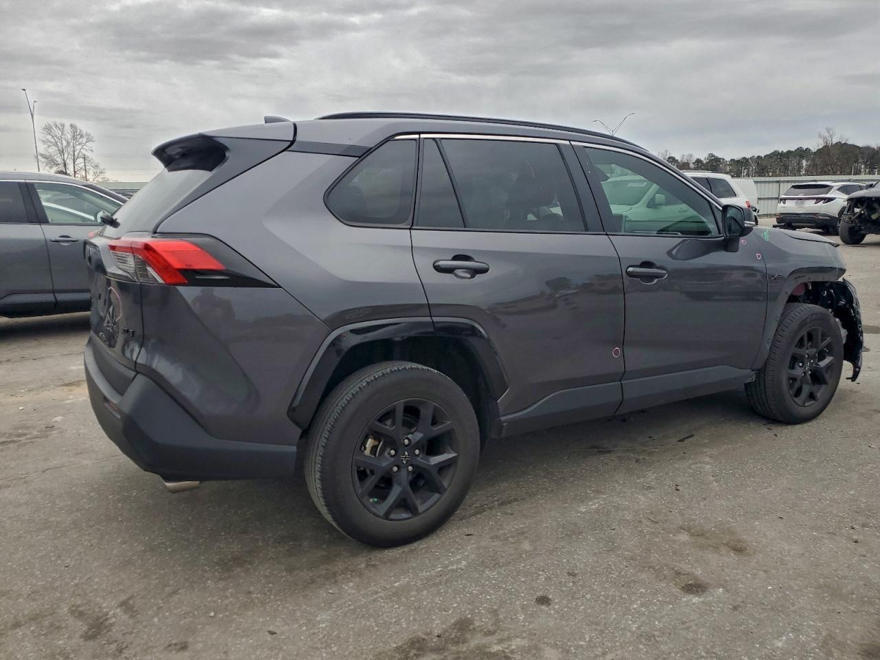 2024 TOYOTA RAV4 XLE photo 5