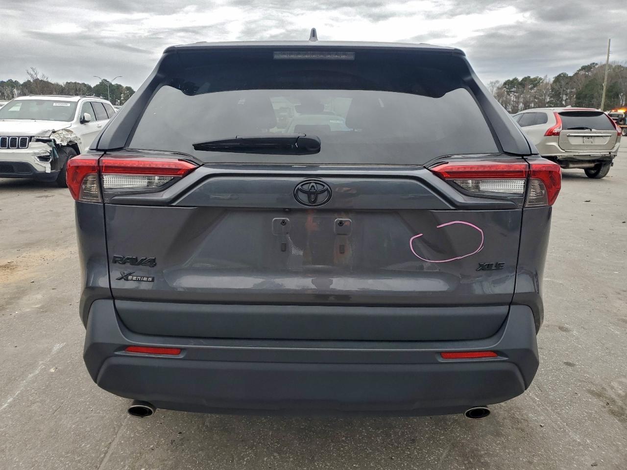 2024 TOYOTA RAV4 XLE photo 11
