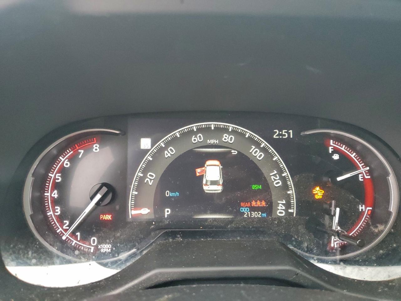 2024 TOYOTA RAV4 XLE photo 17