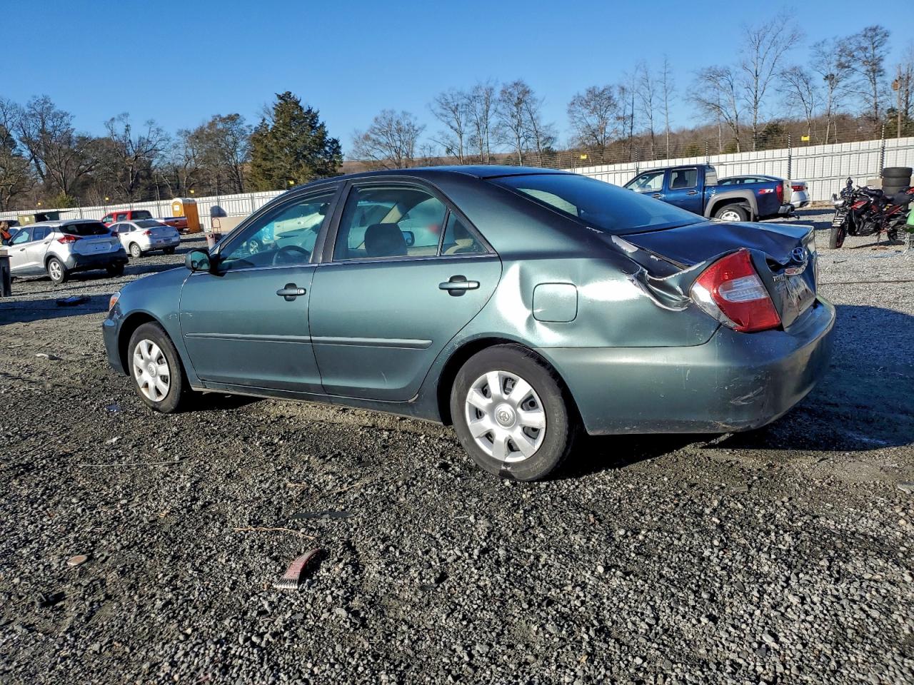 2002 TOYOTA CAMRY LE photo 3