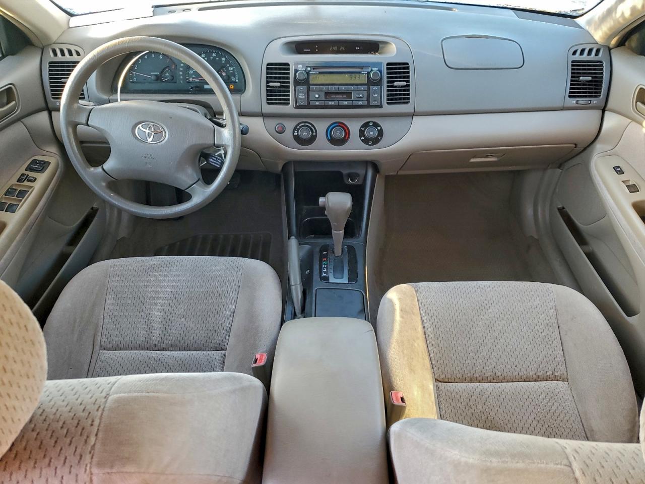 2002 TOYOTA CAMRY LE photo 15