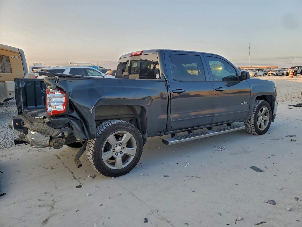 2018 CHEVROLET SILVERADO C1500 LT photo 5