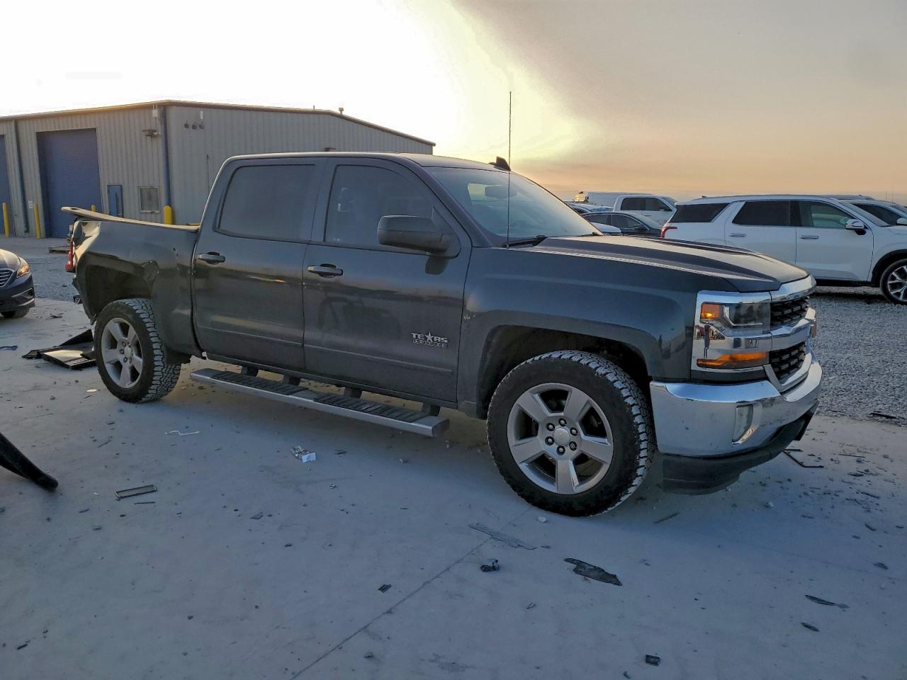 2018 CHEVROLET SILVERADO C1500 LT photo 7