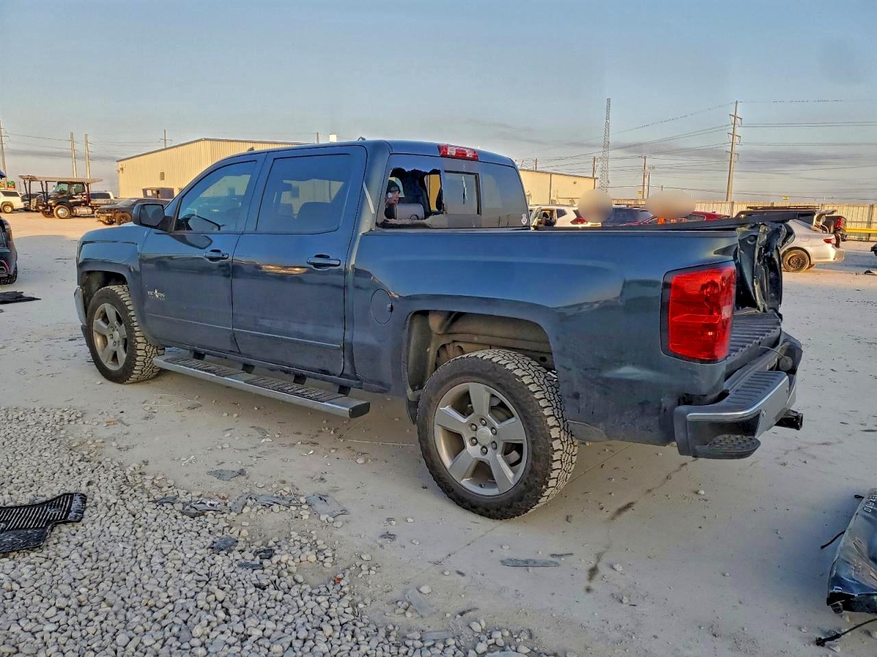 2018 CHEVROLET SILVERADO C1500 LT photo 3