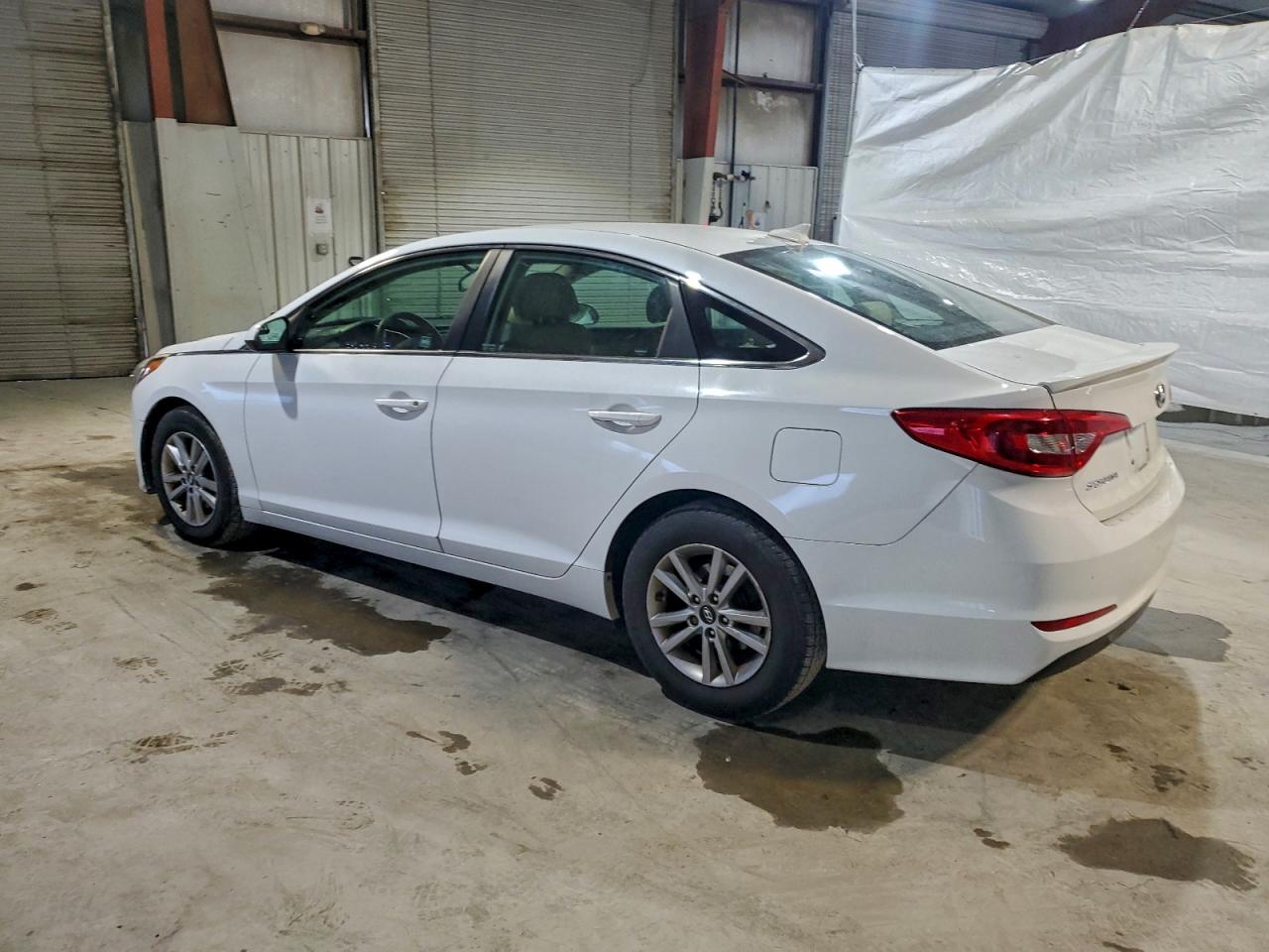 2015 HYUNDAI SONATA SE photo 2