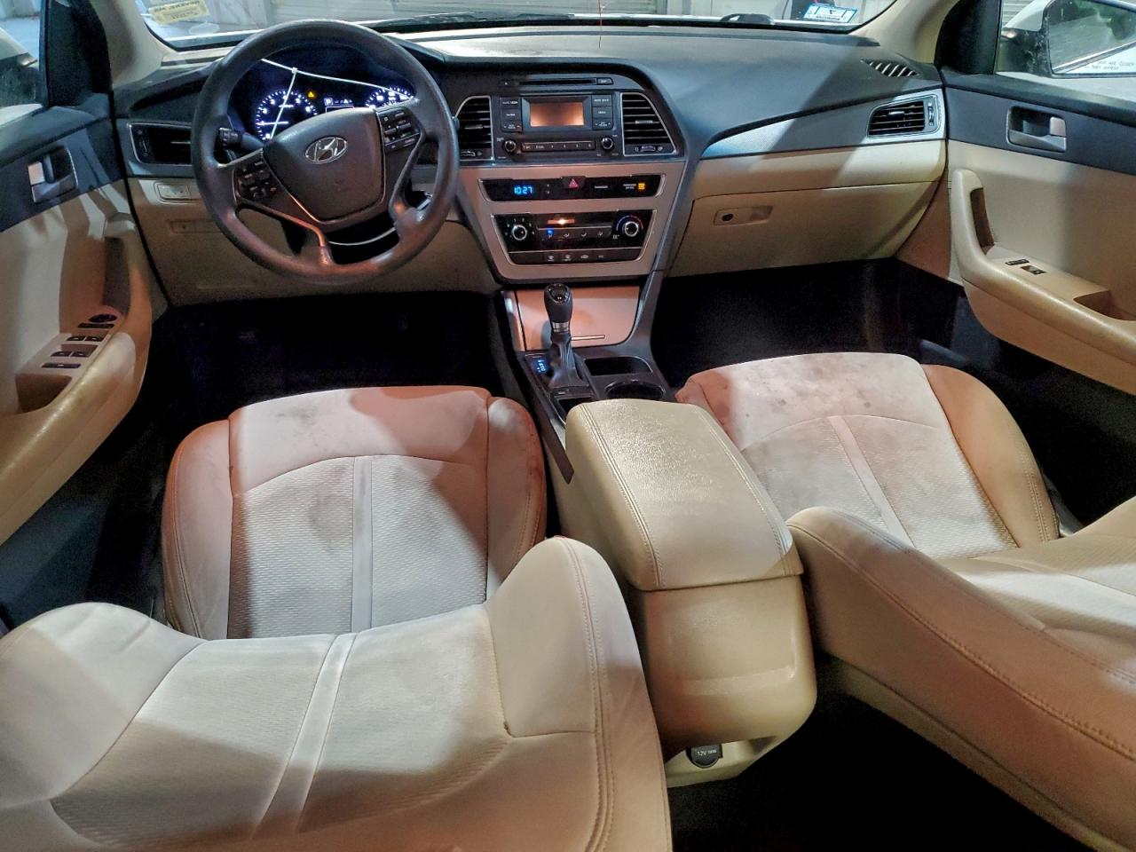2015 HYUNDAI SONATA SE photo 8