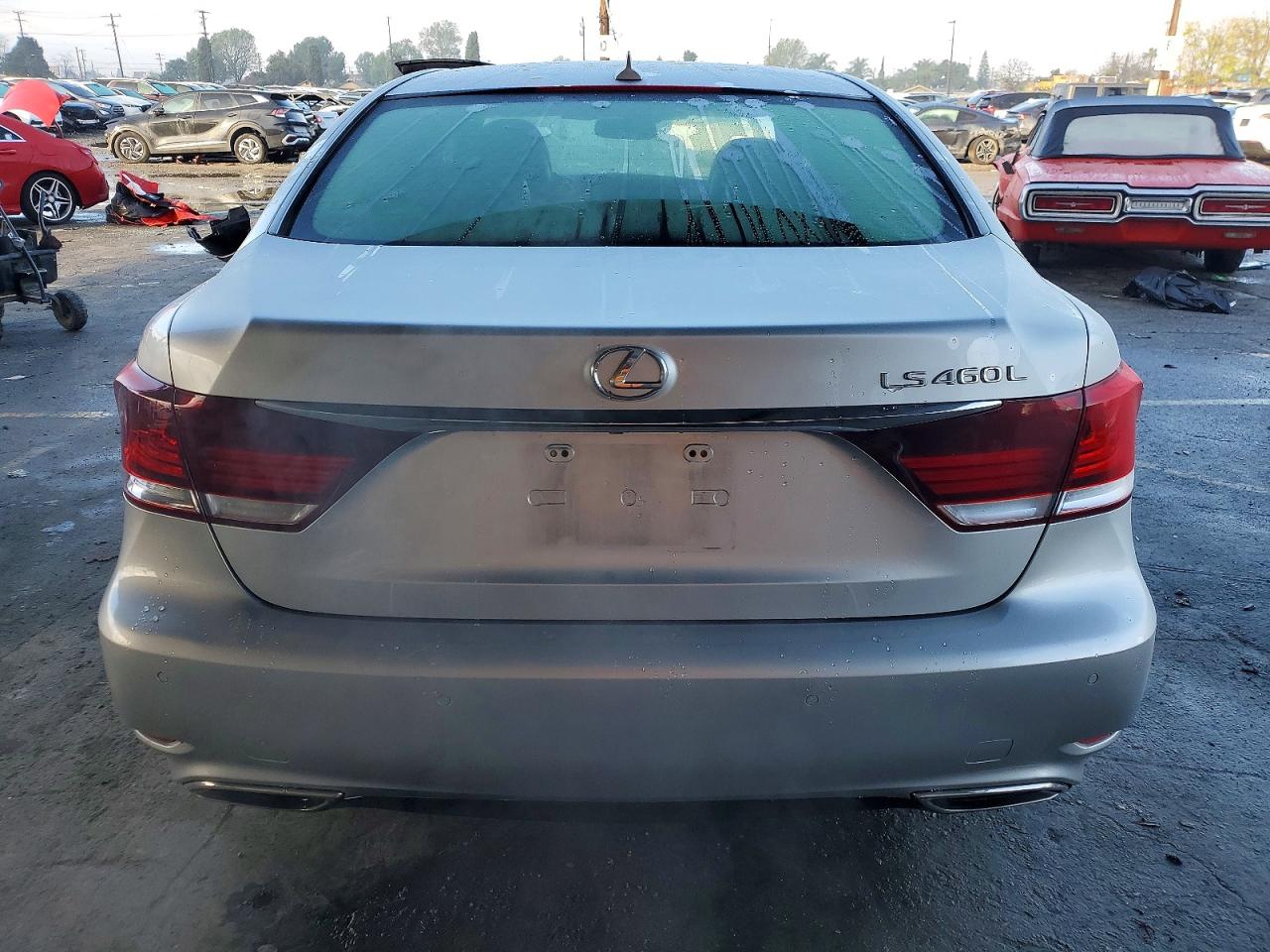 2013 LEXUS LS 460L photo 6