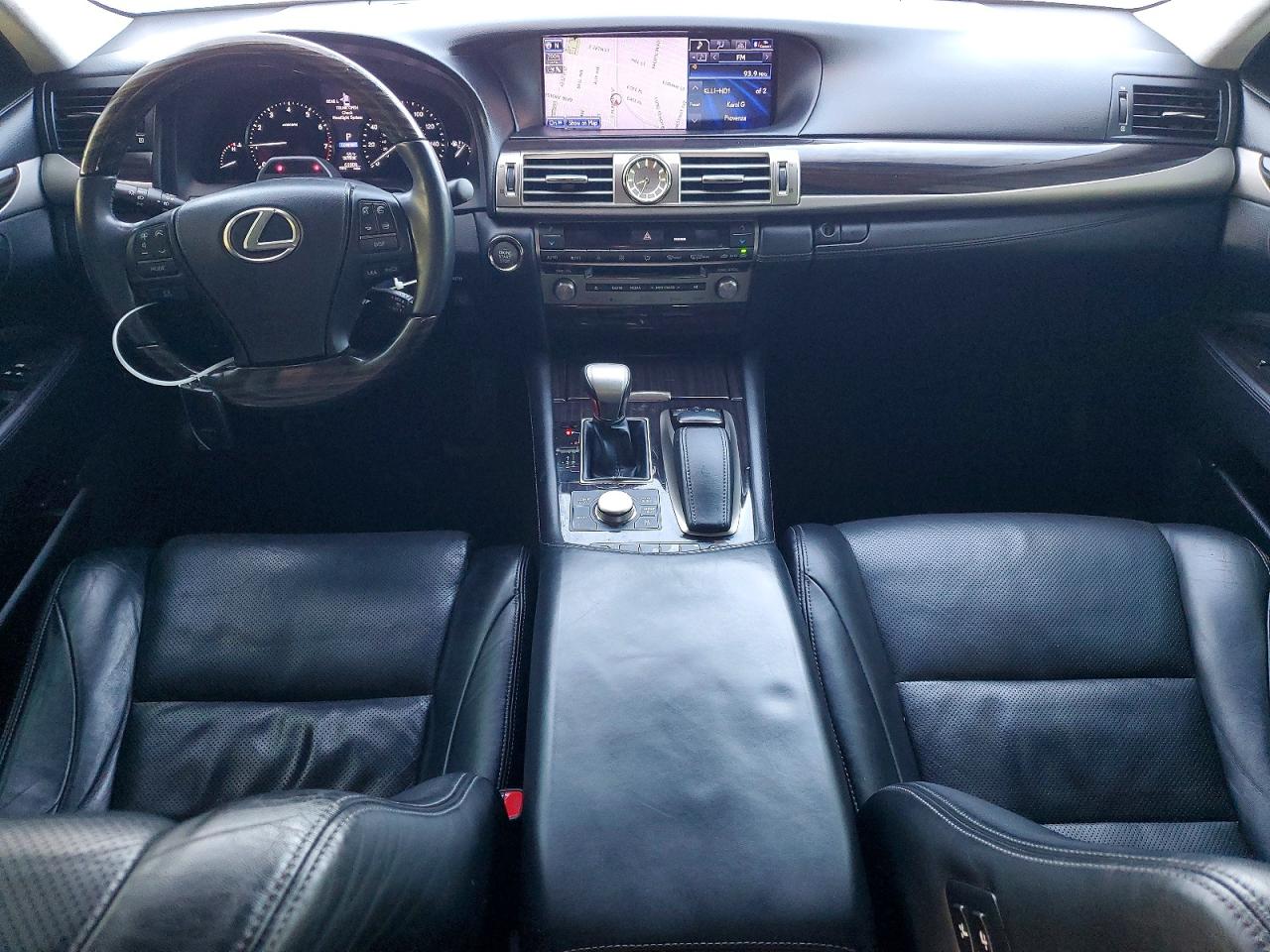 2013 LEXUS LS 460L photo 8