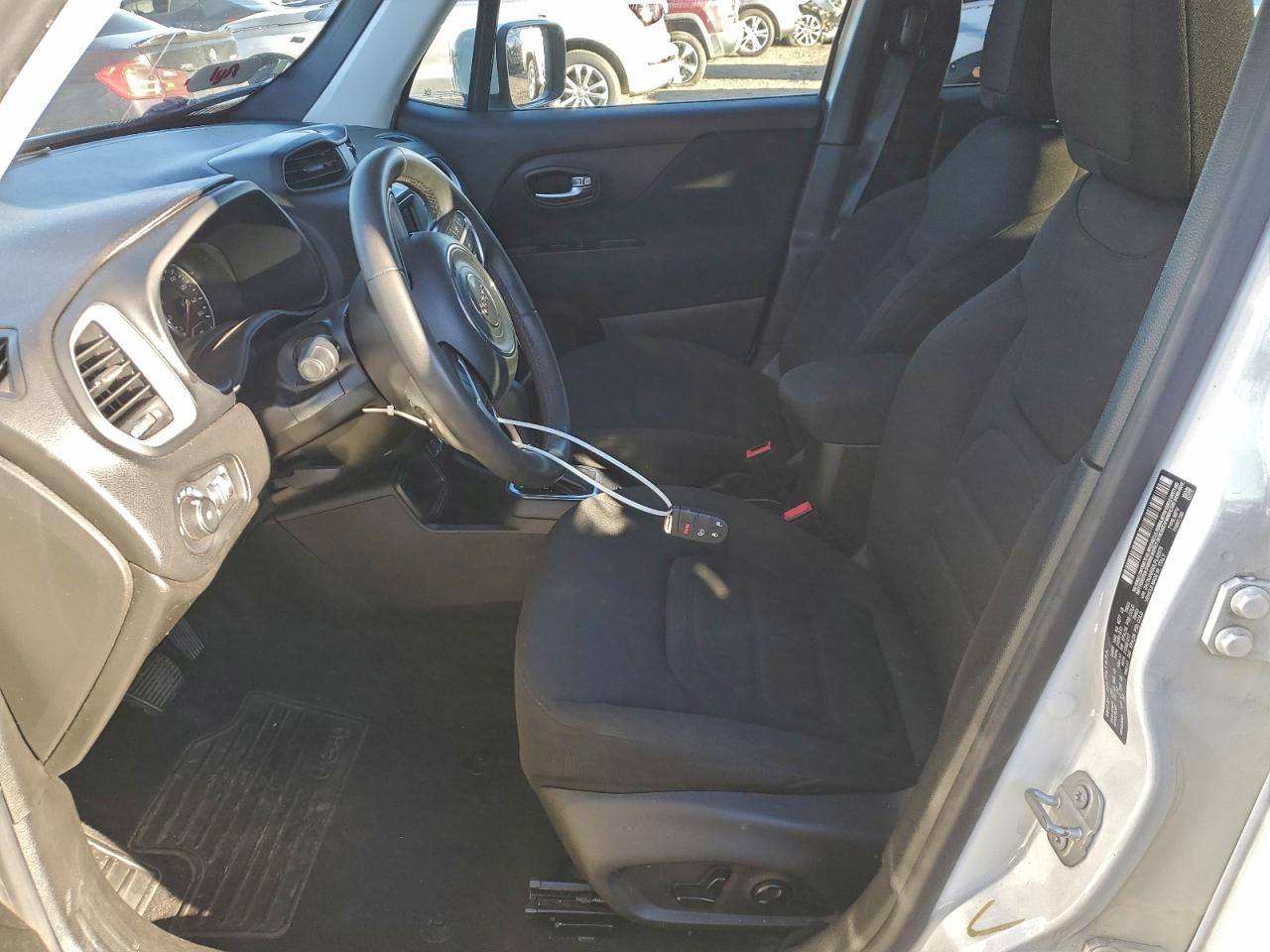 2020 JEEP RENEGADE LATITUDE photo 13