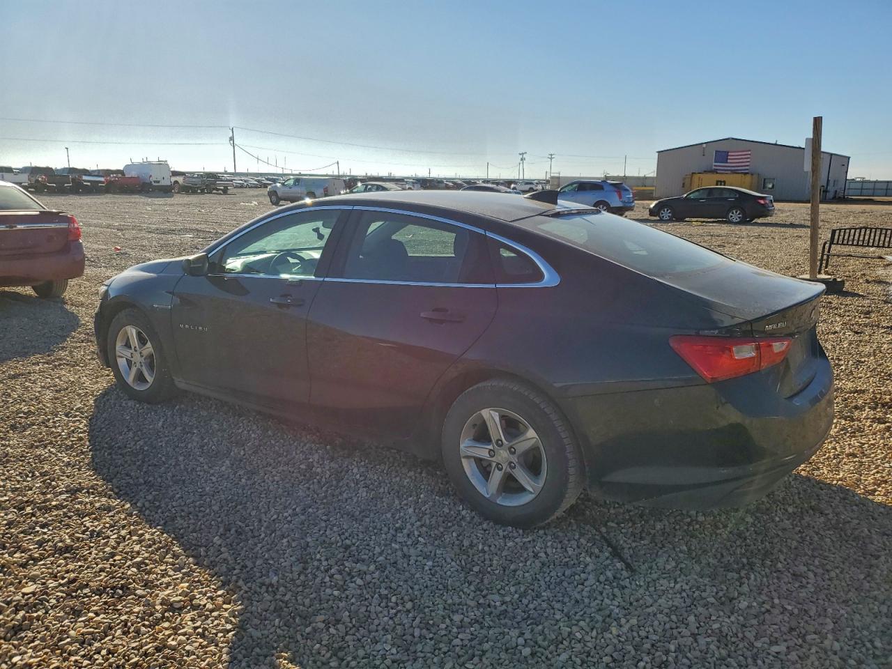 2020 CHEVROLET MALIBU LS photo 4