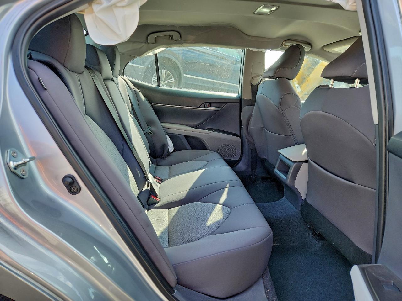 2024 TOYOTA CAMRY LE photo 10