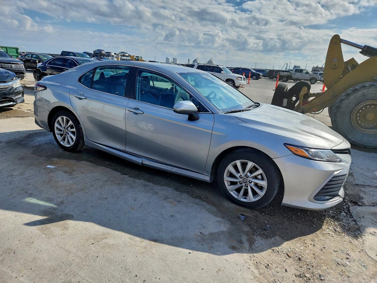 2024 TOYOTA CAMRY LE photo 4