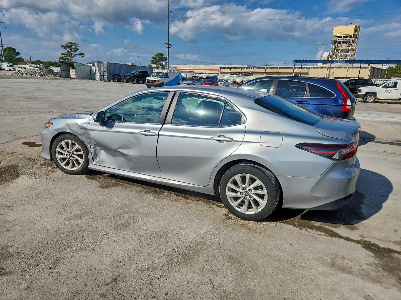2024 TOYOTA CAMRY LE photo 2