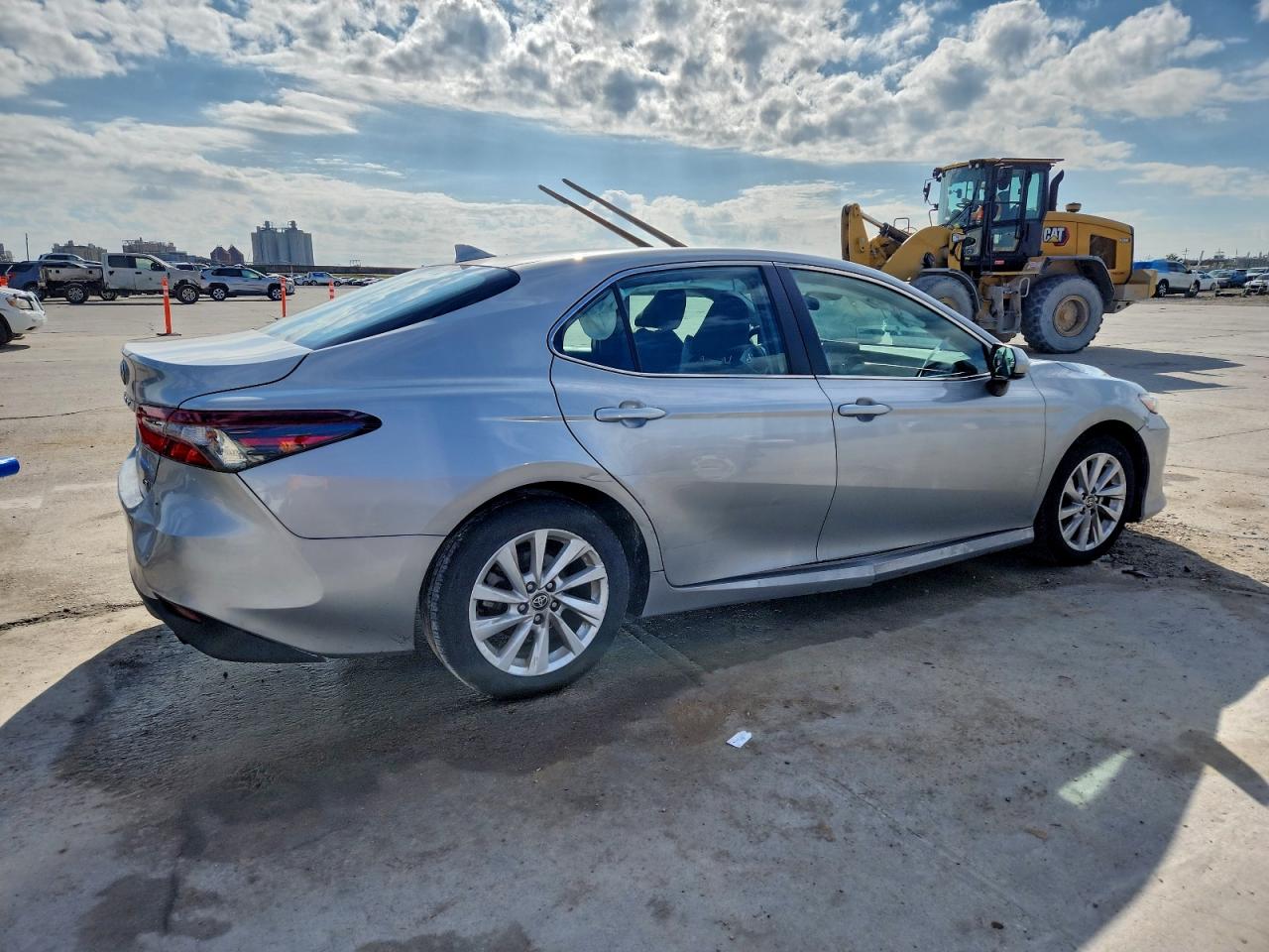 2024 TOYOTA CAMRY LE photo 3