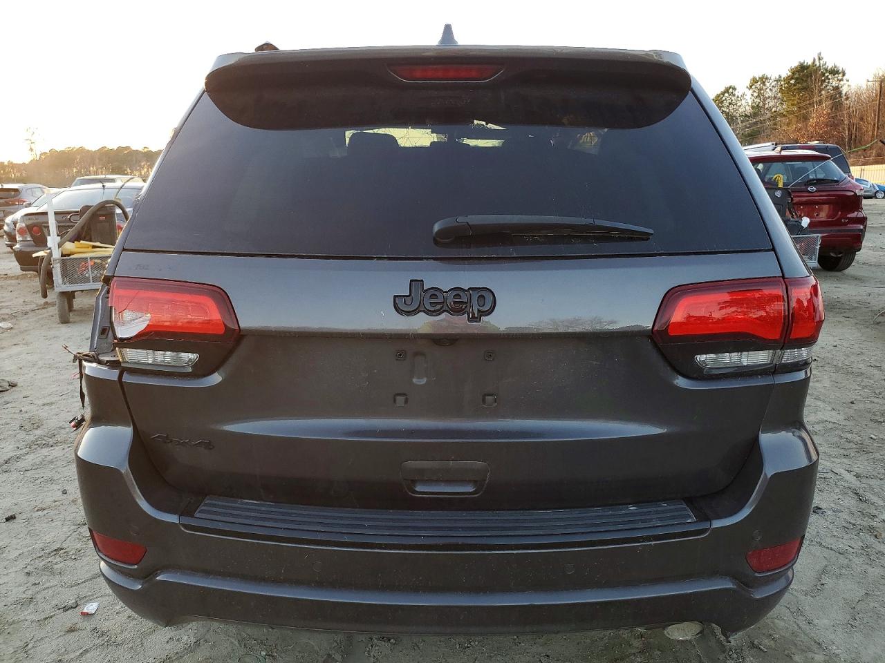 2018 JEEP GRAND CHEROKEE LAREDO photo 6