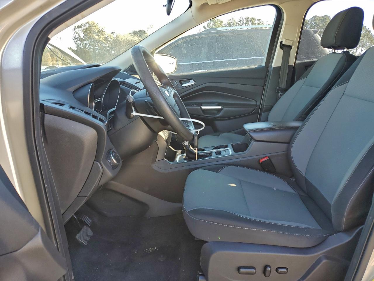 2017 FORD ESCAPE SE photo 7