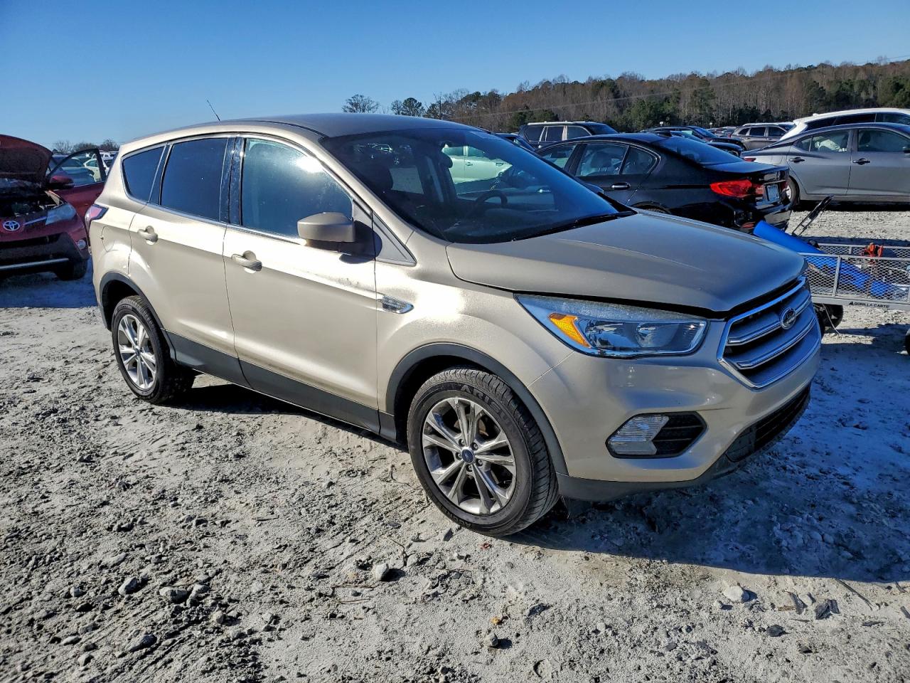 2017 FORD ESCAPE SE photo 4