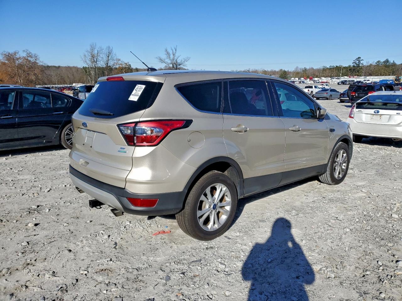 2017 FORD ESCAPE SE photo 3