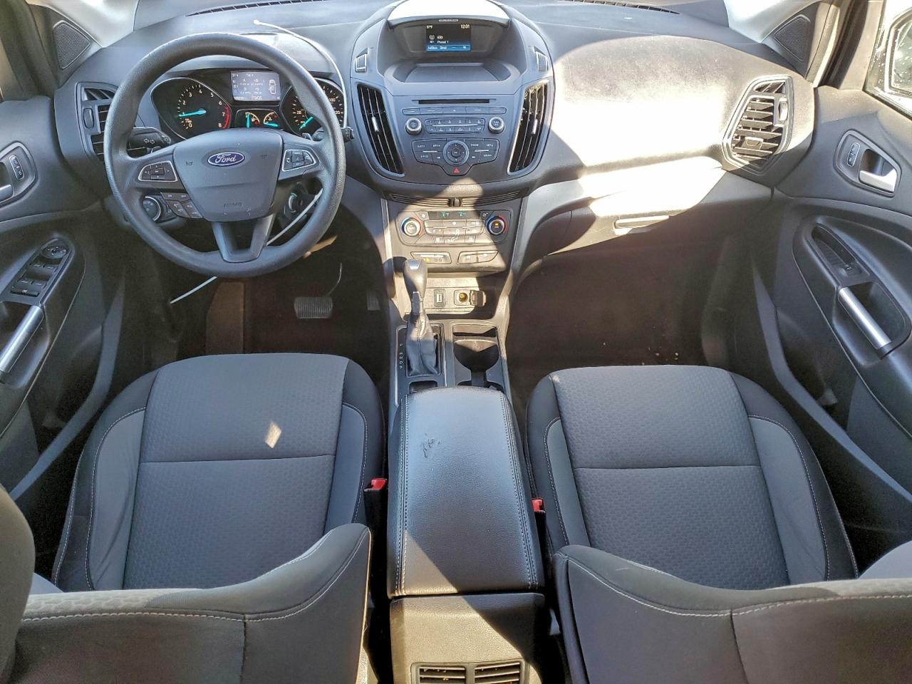 2017 FORD ESCAPE SE photo 8