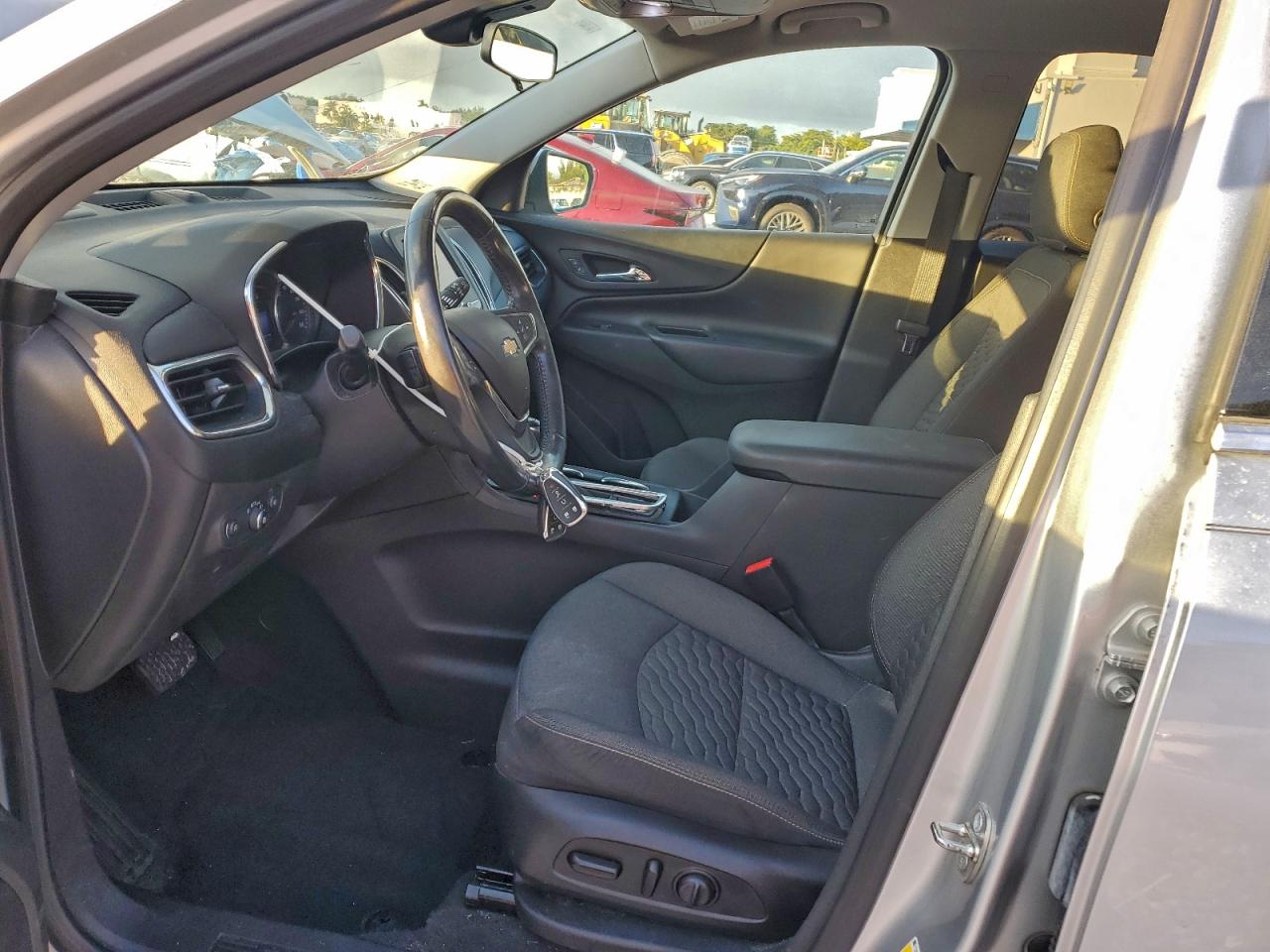 2020 CHEVROLET EQUINOX LT photo 7