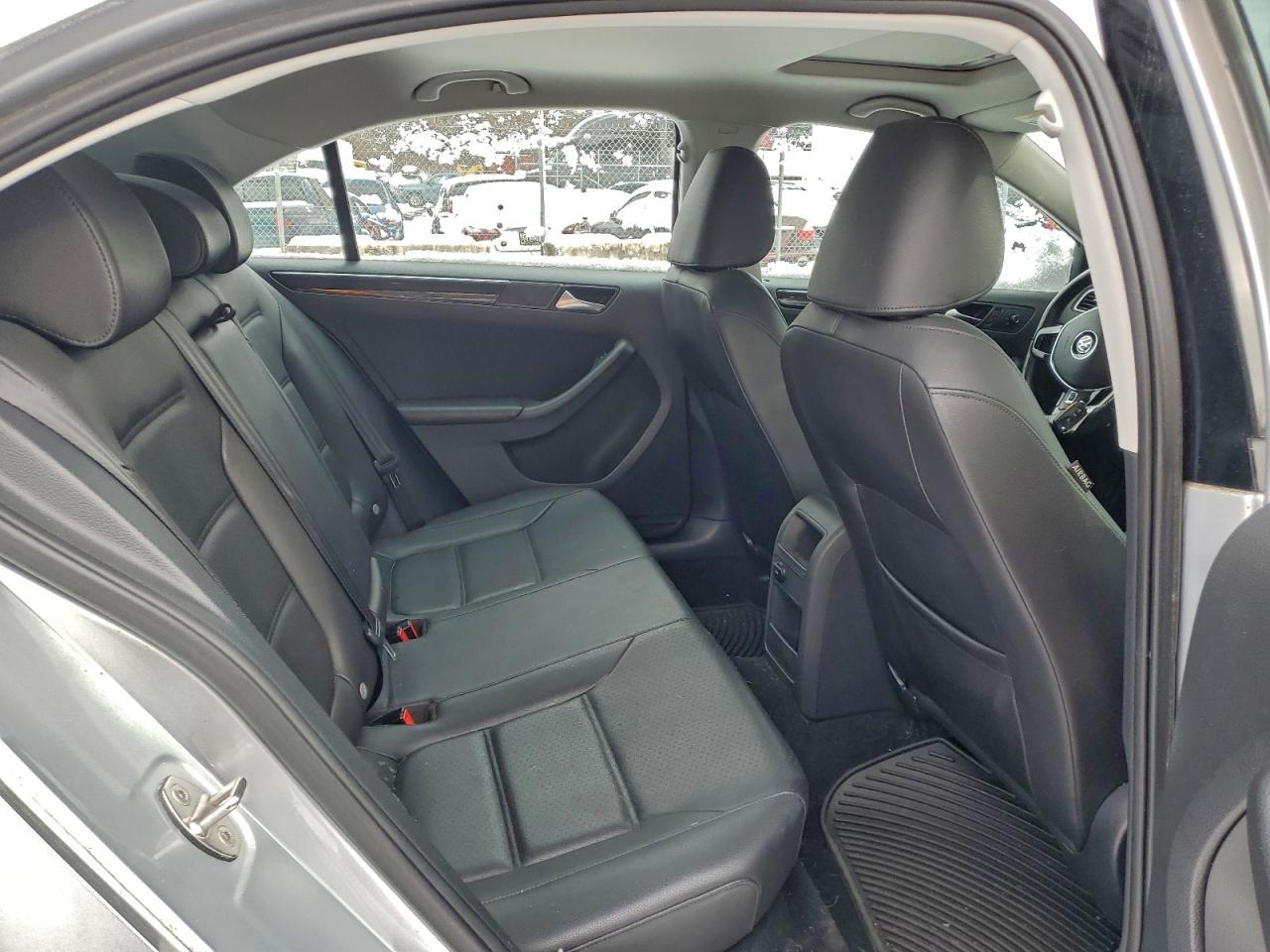 2016 VOLKSWAGEN JETTA SEL photo 10