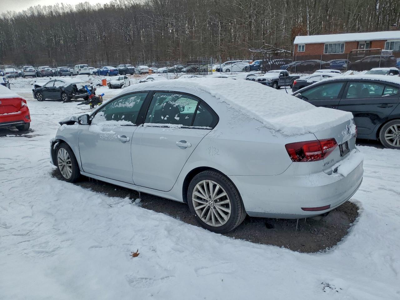 2016 VOLKSWAGEN JETTA SEL photo 2