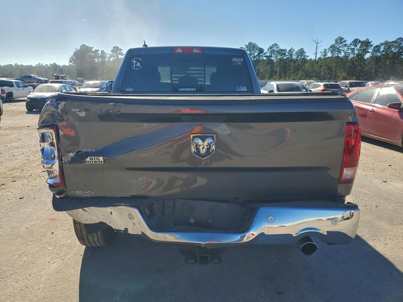 2016 RAM 1500 SLT photo 6