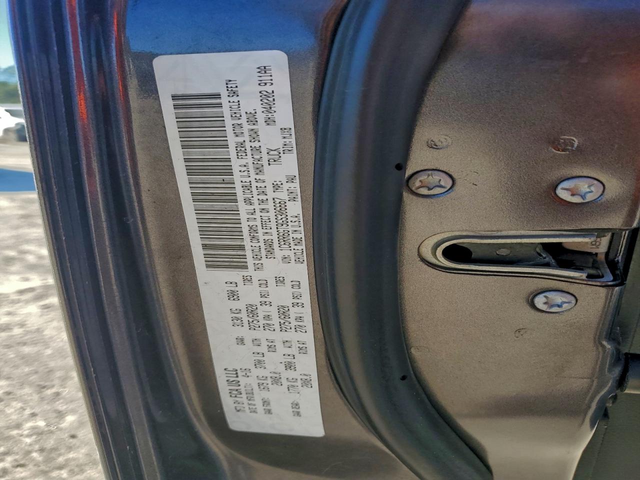 2016 RAM 1500 SLT photo 12