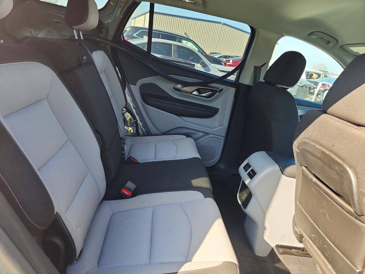 2024 GMC TERRAIN SLE photo 21