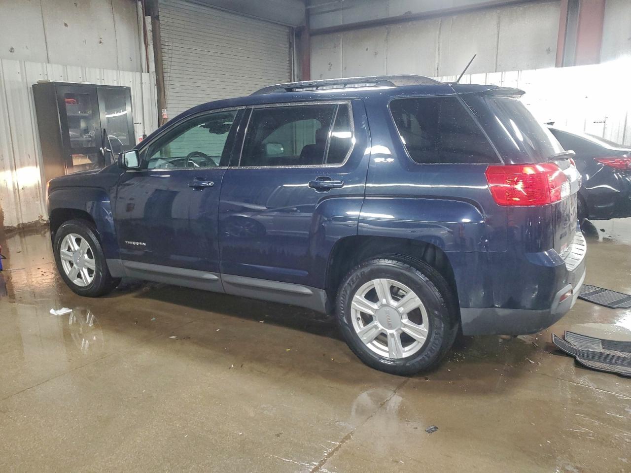2015 GMC TERRAIN SLE photo 3