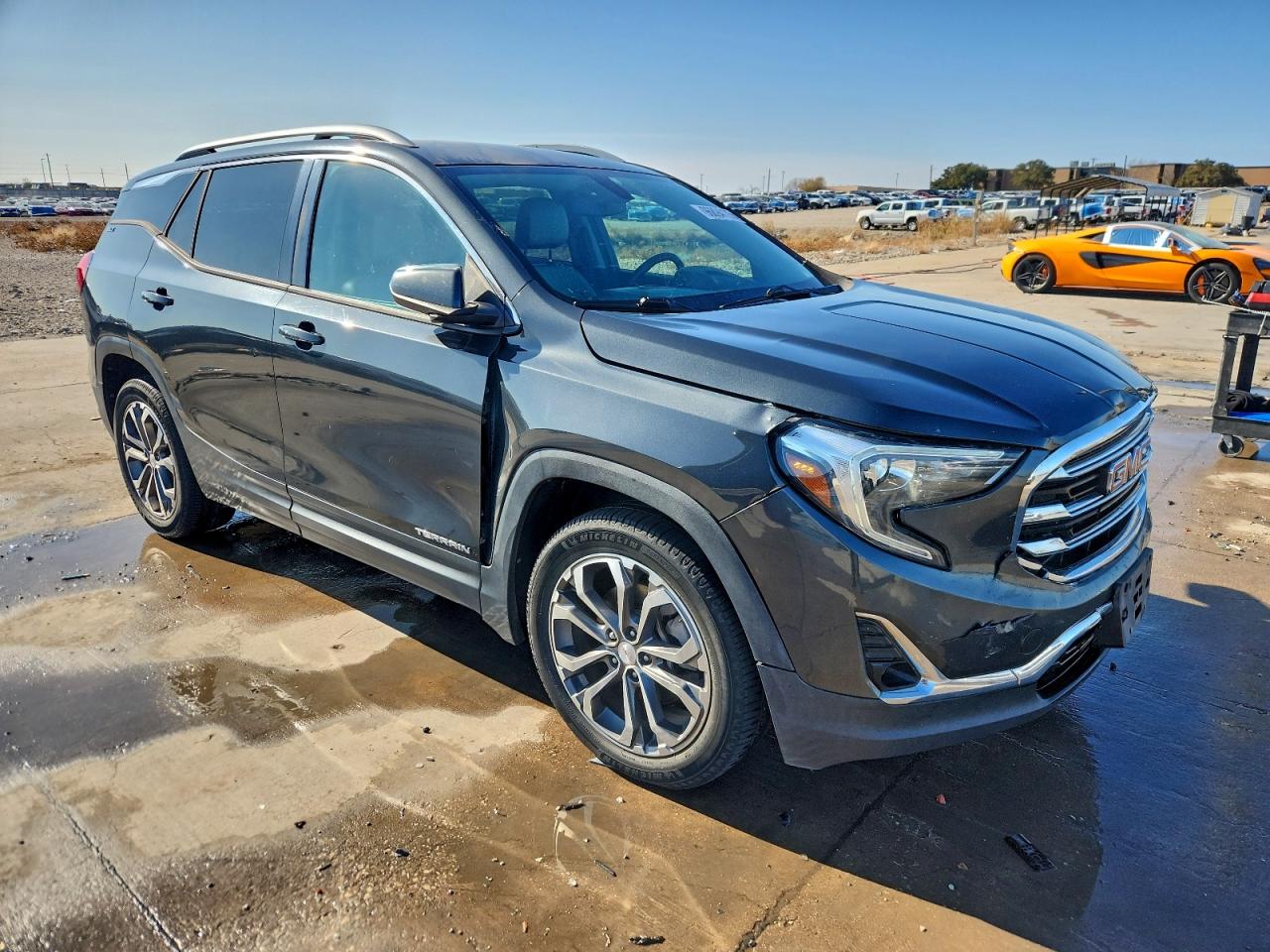 2018 GMC TERRAIN SLT photo 4