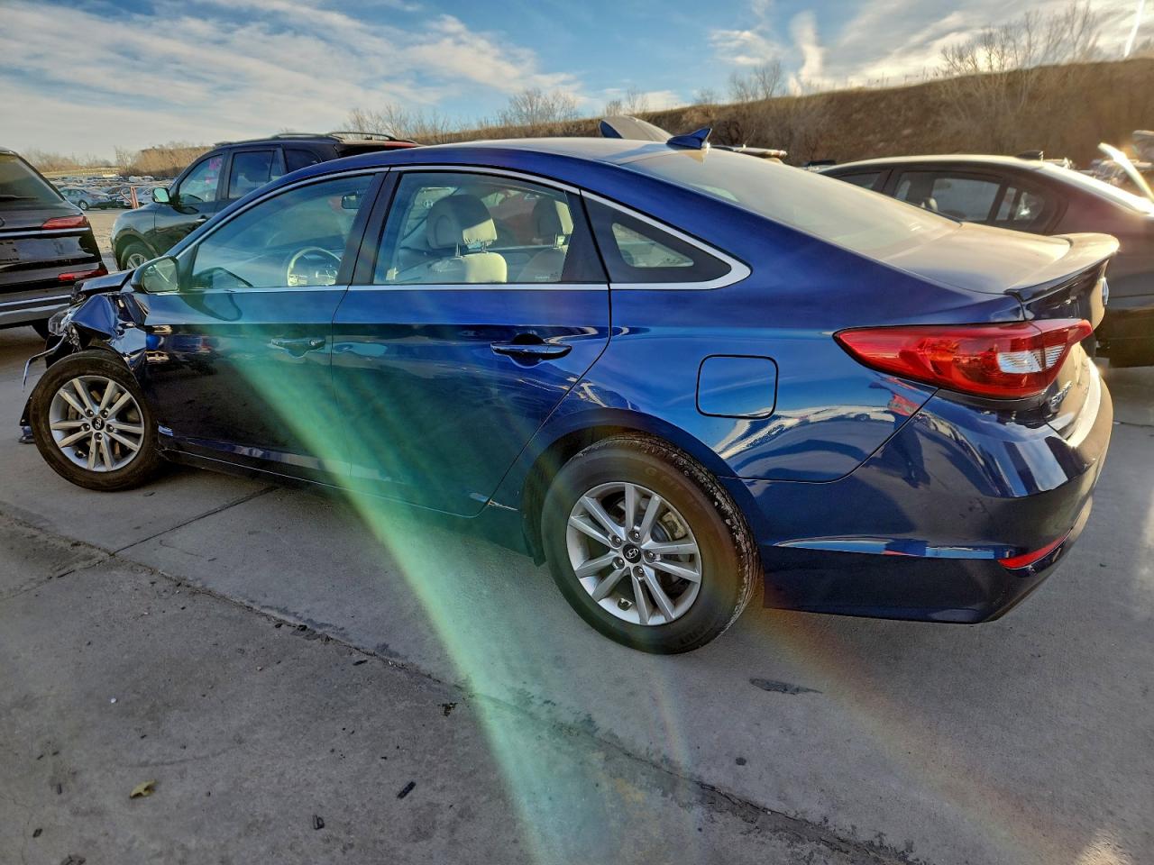2017 HYUNDAI SONATA SE photo 2