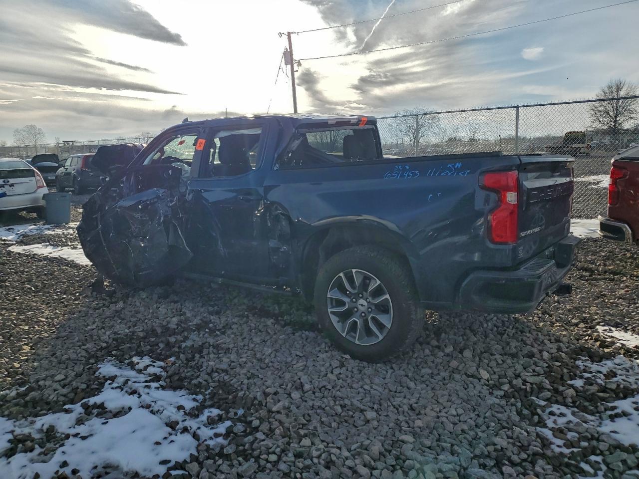 2021 CHEVROLET SILVERADO K1500 RST photo 2