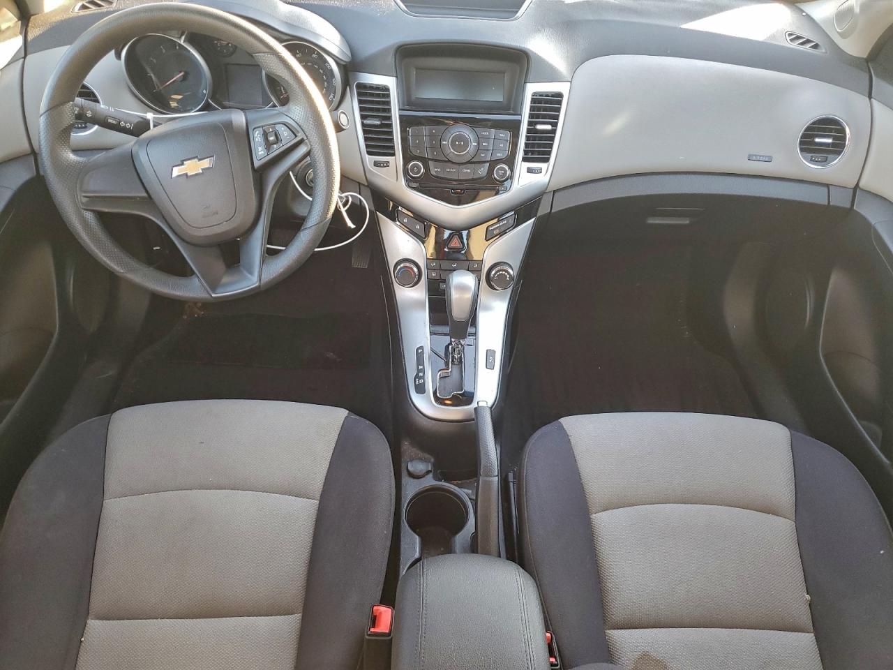 2014 CHEVROLET CRUZE LS photo 8
