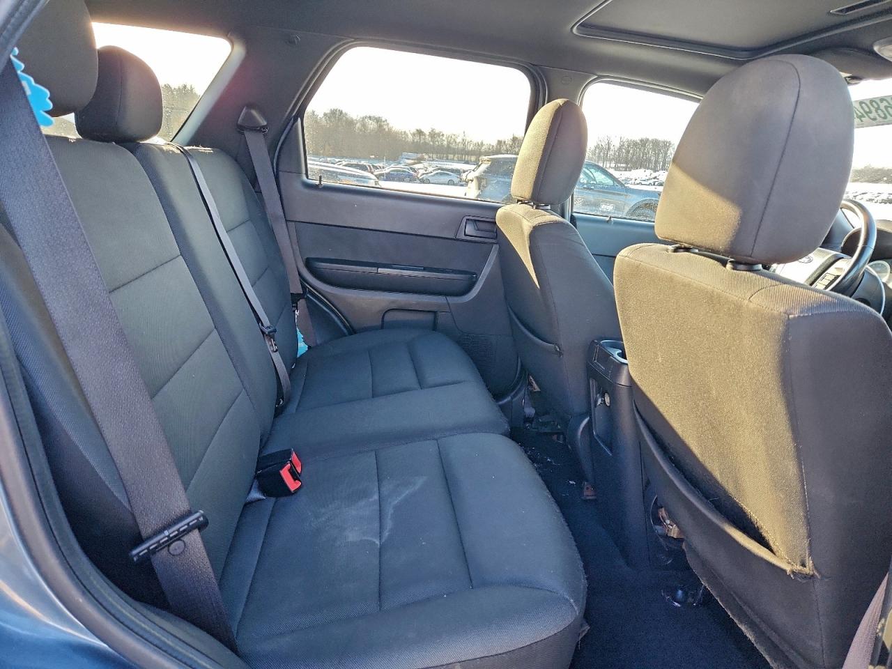 2010 FORD ESCAPE XLT photo 21