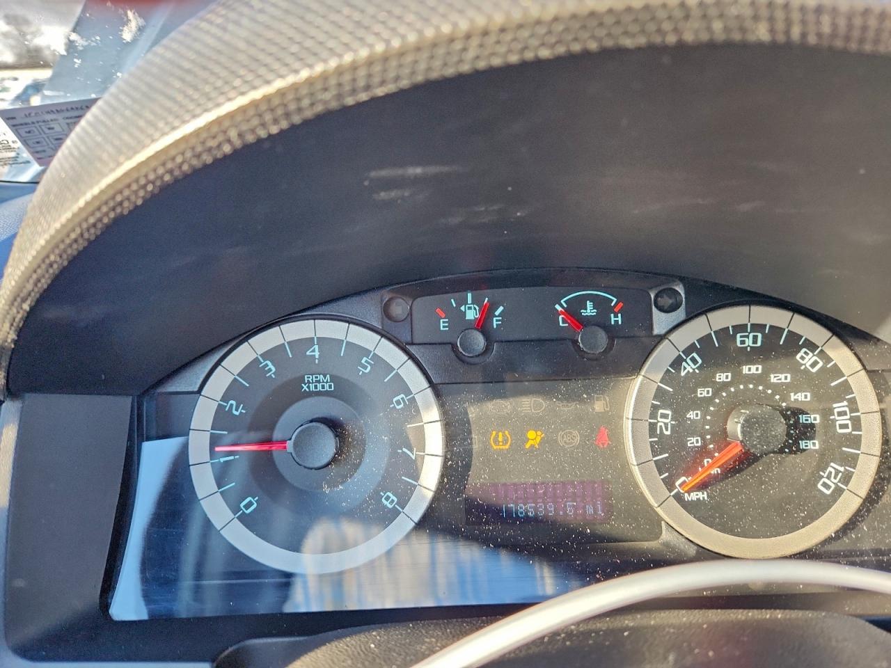 2010 FORD ESCAPE XLT photo 17