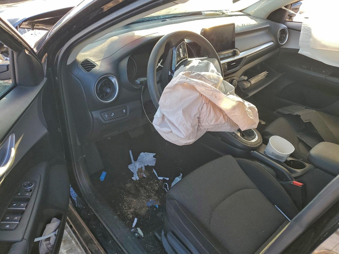 2024 KIA FORTE LX photo 8