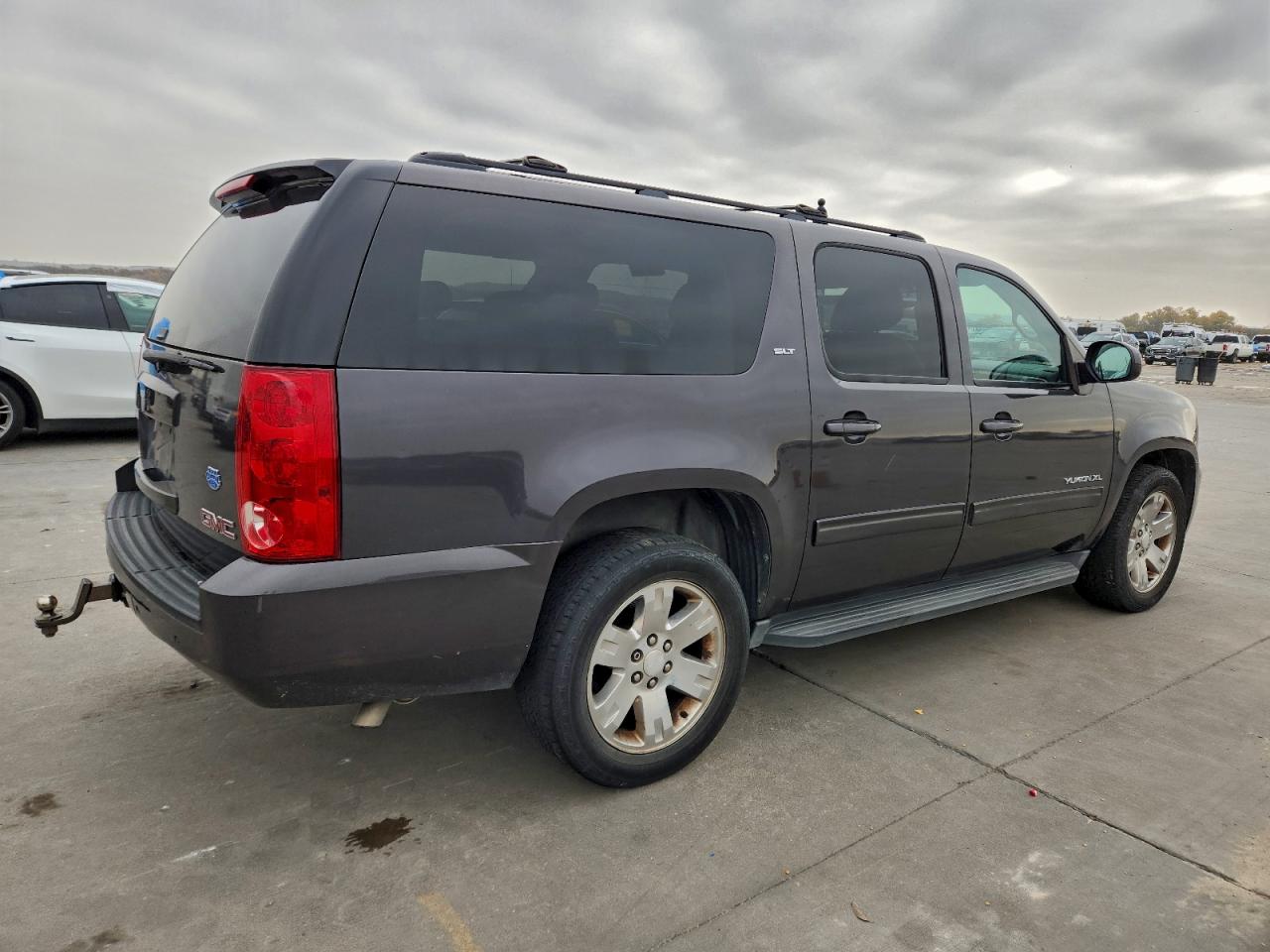 2010 GMC YUKON XL C1500 SLT photo 5