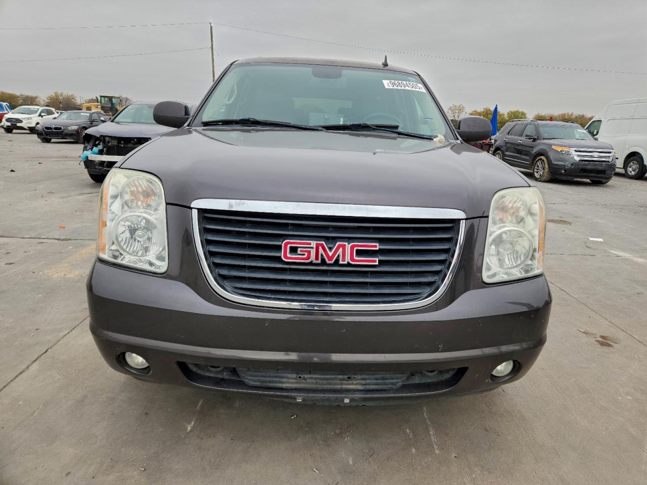 2010 GMC YUKON XL C1500 SLT photo 9