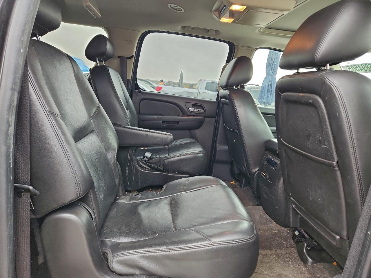2010 GMC YUKON XL C1500 SLT photo 21