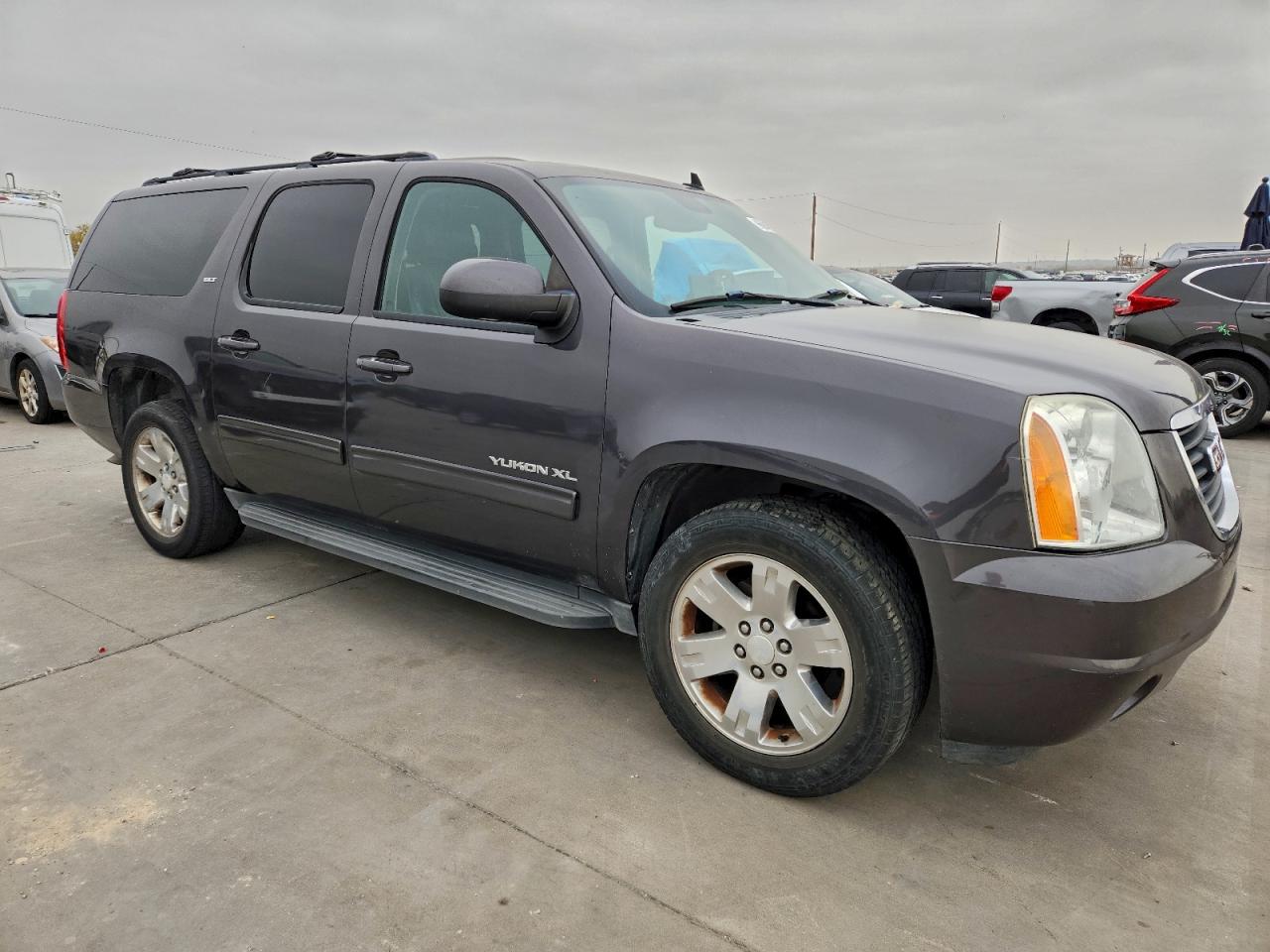 2010 GMC YUKON XL C1500 SLT photo 7